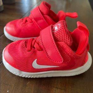 Nike toddler shoes